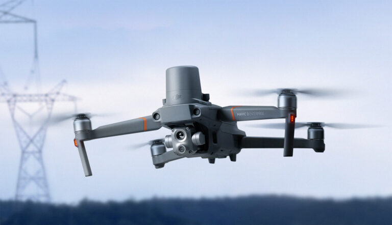 DJI-Mavic-2-Enterprise-Advanced-vliegend-1